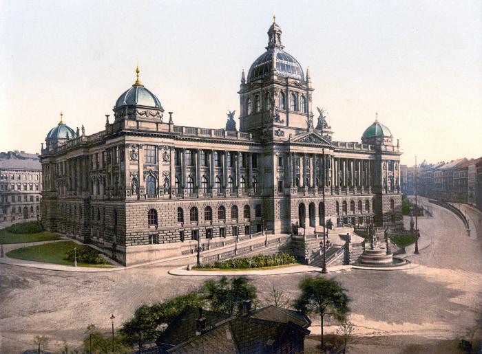 historický obrázek - pohled na Historickou budovu Národního muzea